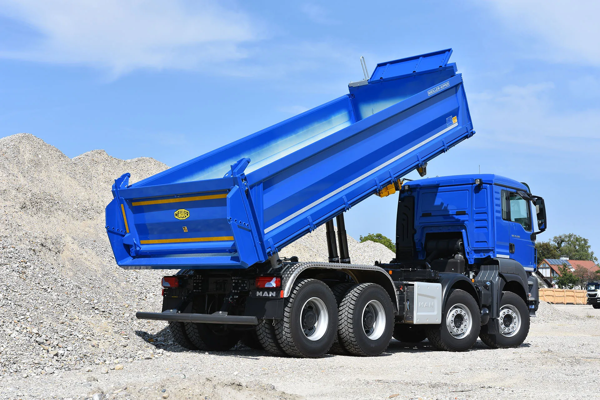 Three-way tipper steel body superstructures