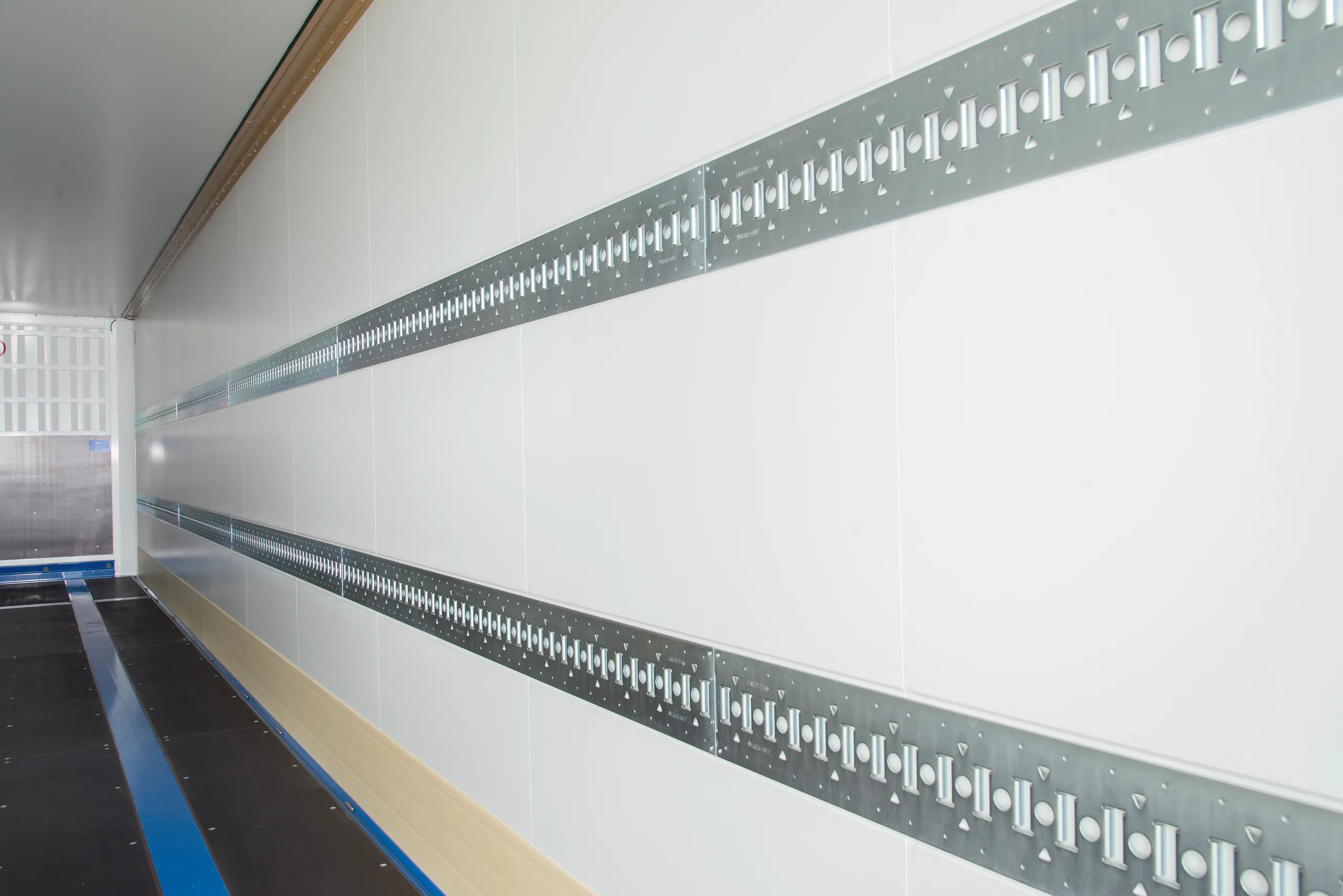 Dry Liner leicht isoliert_Duoplex Steel.jpg
