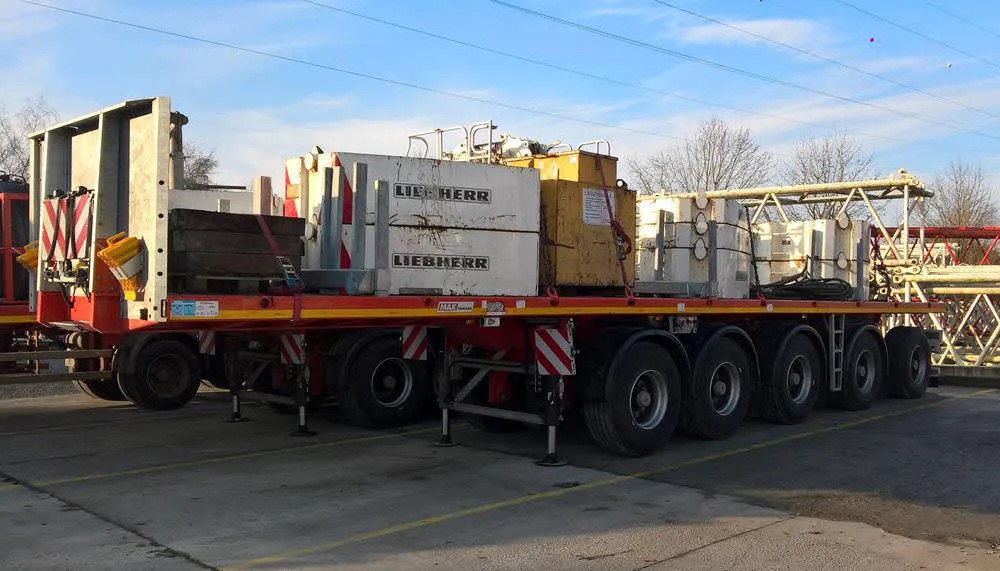 MAX410
